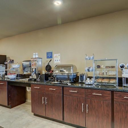 Cobblestone Inn & Suites-Kersey Dış mekan fotoğraf