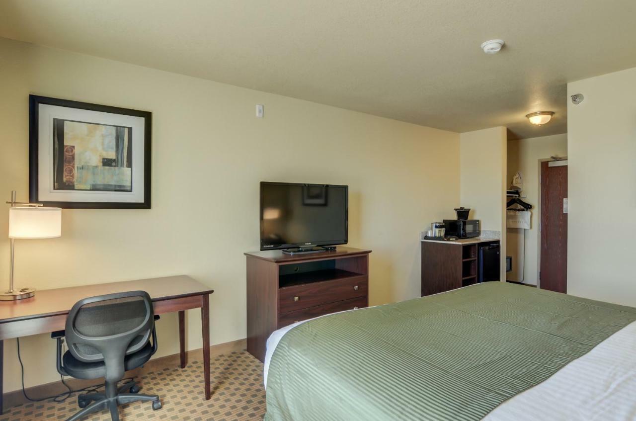 Cobblestone Inn & Suites-Kersey Dış mekan fotoğraf