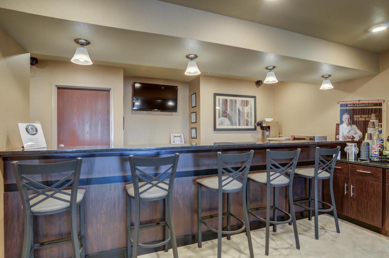 Cobblestone Inn & Suites-Kersey Dış mekan fotoğraf