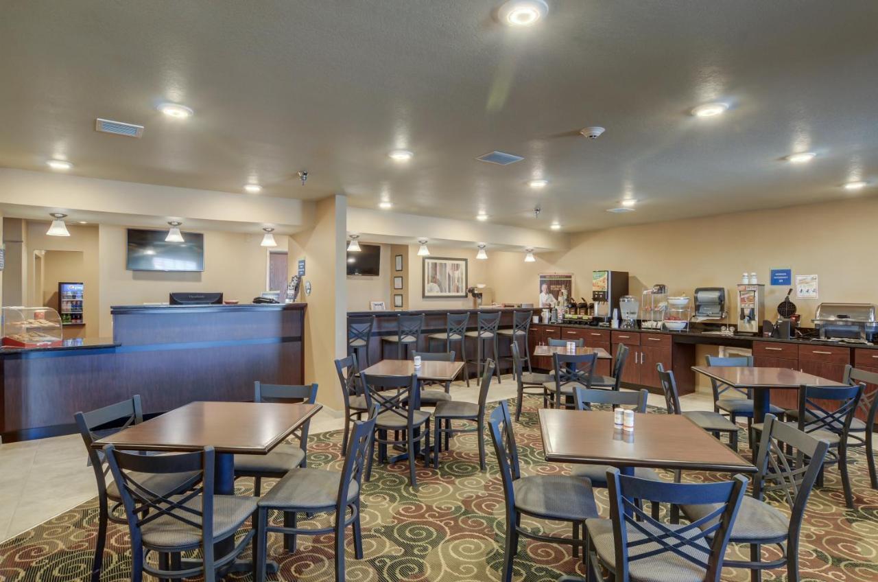 Cobblestone Inn & Suites-Kersey Dış mekan fotoğraf