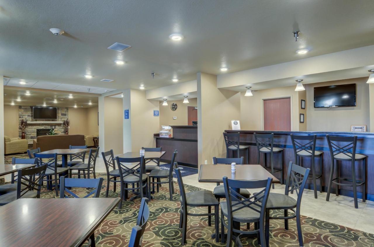 Cobblestone Inn & Suites-Kersey Dış mekan fotoğraf