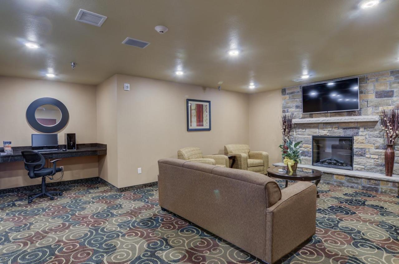 Cobblestone Inn & Suites-Kersey Dış mekan fotoğraf